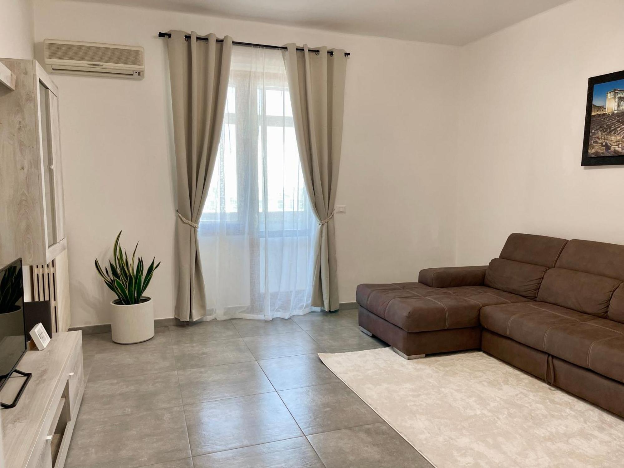All'Apulia N'23 - Apartment With Parking 莱切 外观 照片