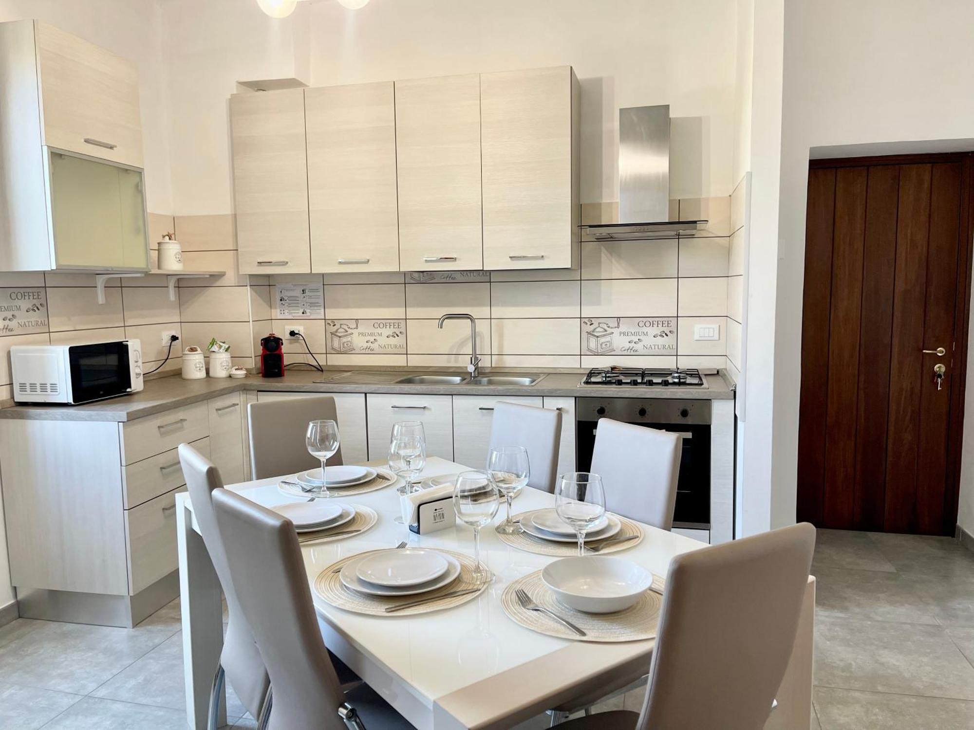 All'Apulia N'23 - Apartment With Parking 莱切 外观 照片